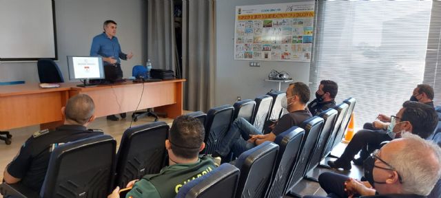 Los mandos de Policía Local reciben la formación informática para poder hacer uso del programa VIOGEN