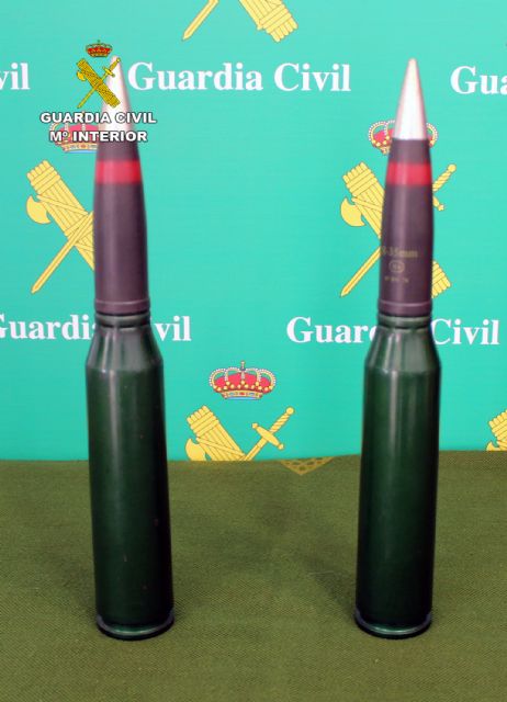 La Guardia Civil detiene en Águilas a un joven que pretendía vender munición de guerra por Internet