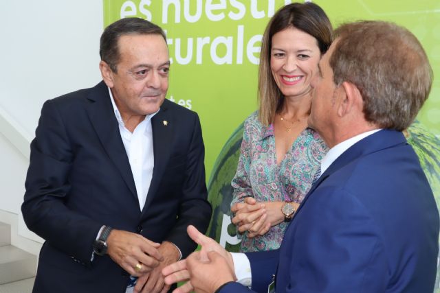 La alcaldesa califica a la agricultura aguileña como referente de innovación, investigación y sostenibilidad