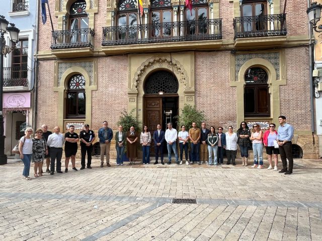 Minuto de silencio en repulsa del presunto asesinato machista de una joven en Librilla