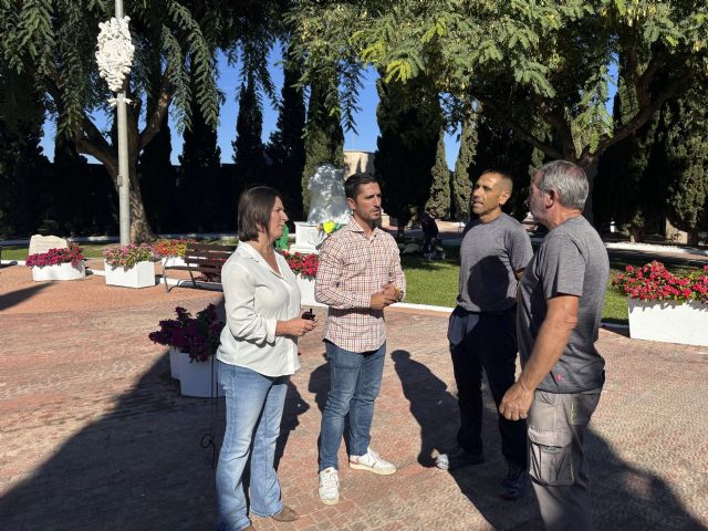 El Ayuntamiento de Águilas acondiciona el cementerio municipal con motivo del Día de Todos los Santos