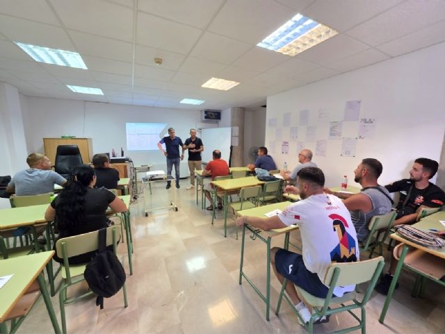 Águilas impulsa la formación especializada en el sector pesquero con una nueva edición gratuita del curso de marinero pescador