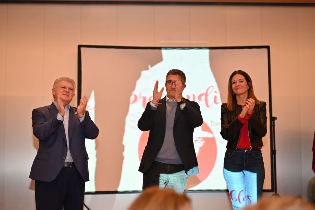 La Agrupación Socialista aguileña rinde un sentido homenaje a Tomás Consentino