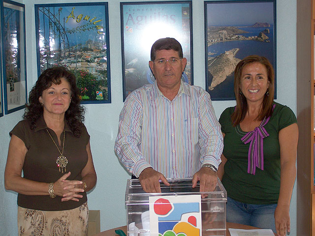 Ester Soto, técnico de Turismo, Juan Ramírez, alcalde de Águilas y Clara Valverde, Edil de Turismo