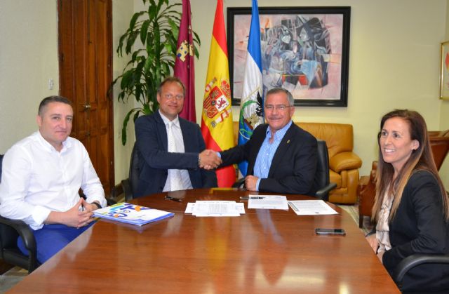La Oficina de Promoción de la Región de Murcia en Europa Central comercializará Águilas como destino turístico