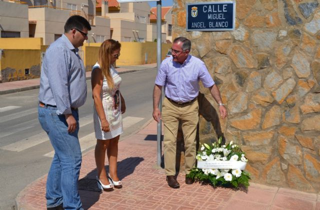Águilas recuerda a Miguel Ángel Blanco en el decimoséptimo aniversario de su asesinato