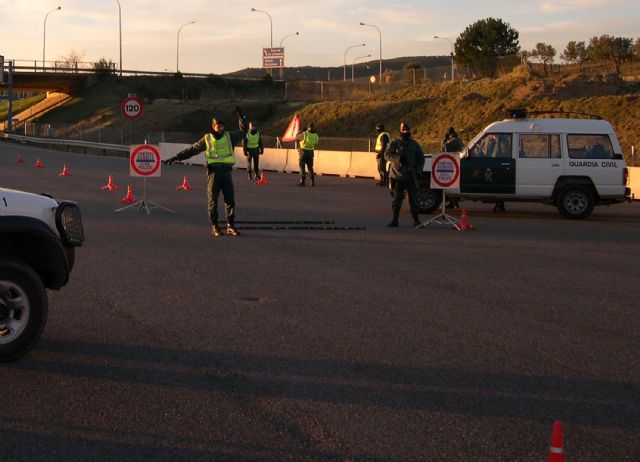 La Guardia Civil detiene a un joven por apuñalar a otro en Águilas