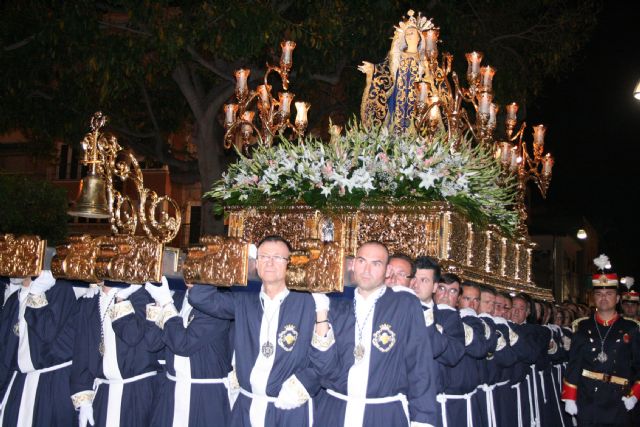 El Paso Azul sacará a la Virgen de los Dolores en procesión y honrará la memoria del aguileño fallecido en el accidente aéreo de los Alpes