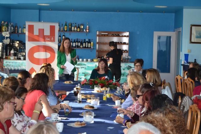 La presidenta nacional del PSOE defiende la igualdad de oportunidades y define a Mari Carmen Moreno como la mujer que ha sido capaz de crear un proyecto para Águilas