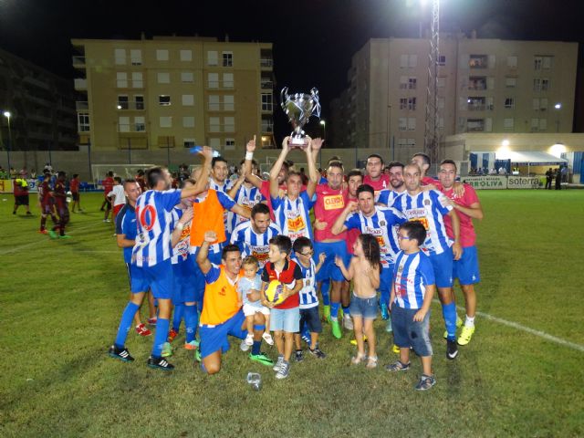 El Águilas FC ganó el trofeo del 'Playa y Sol'