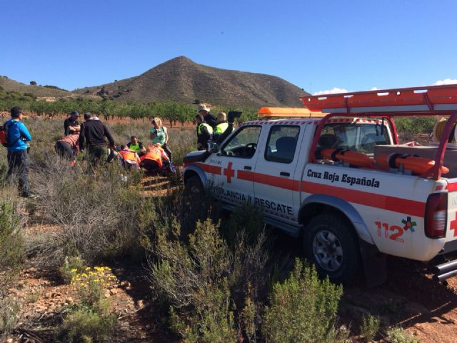 Cruz Roja Española en Águilas rescata una senderista accidentada en Chuecos