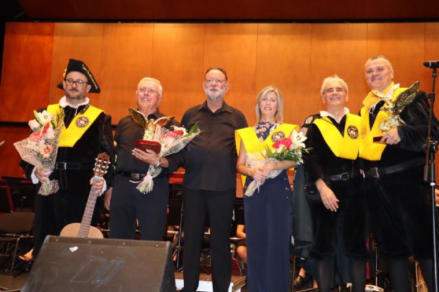 La Tuna de Medicina de la Universidad de Murcia acompaña al Patronato aguileño en el XXXIX Festival Internacional de Bandas