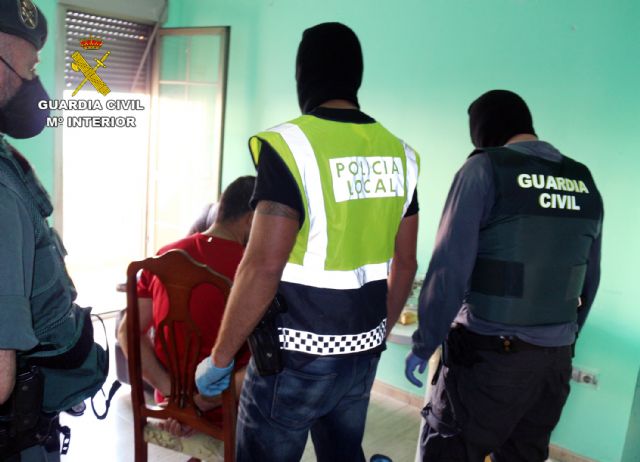 La Guardia Civil desmantela en Águilas un punto de venta de sustancias estupefacientes