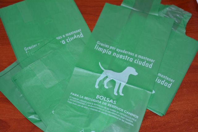 El Ayuntamiento dispensará bolsas para la retirada de excrementos caninos