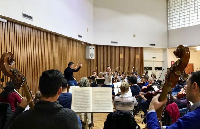 La Orquesta Sinfónica de la Región de Murcia interpreta a Mendelssohn, Bruch y Tchaikovsky en el Auditorio de Águilas