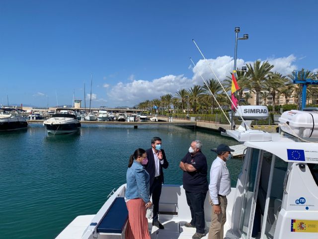 El consejero de Medio Ambiente presenta en Águilas 'Astilux', una nueva embarcación para la protección de las reservas marinas de la Región de Murcia
