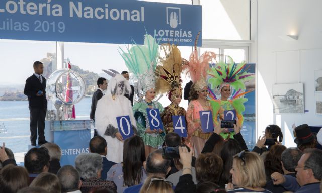 El Sorteo Viajero de la Lotería Nacional se viste de Carnaval en Águilas