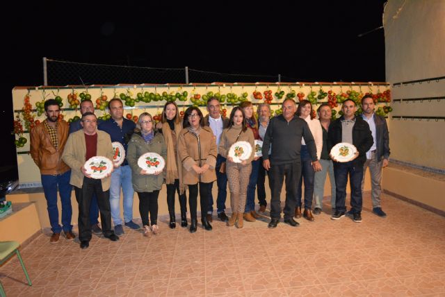 Carlos Marí García y Purificación Carmona Pérez resultaron ganadores del XXV Concurso de ramillete de tomate