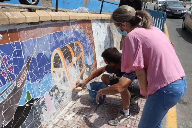 Concluye el primer grafiti sobre azulejo en mosaico en la localidad