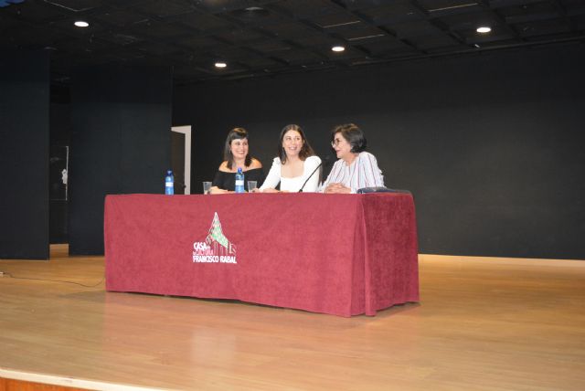 La aguileña María Díaz presenta su segundo libro