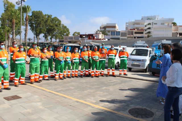Ayer se presentaba la nueva flota de vehículos del servicio de limpieza viaria y recogida de residuos