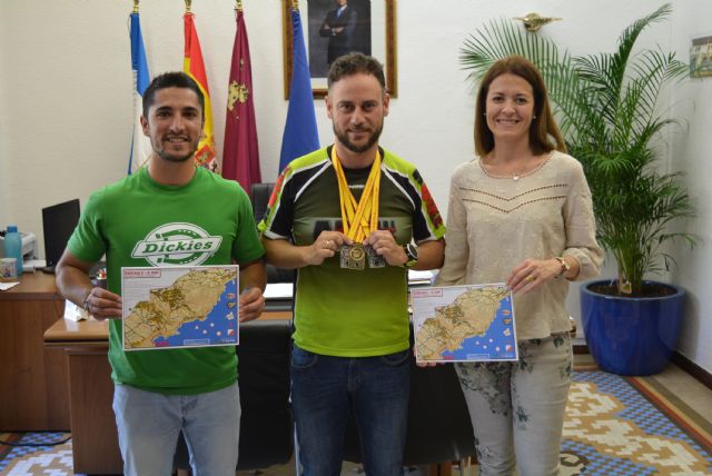 La alcaldesa y el edil de Deportes reciben al Campeón de España de Orientación en Bicicleta de Montaña 2018