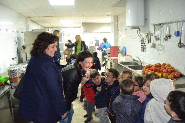 El Colegio Ramón y Cajal y el Colegio URCI han compartido un desayuno saludable de convivencia con sus  alumnos de infantil de 3 a 5 años