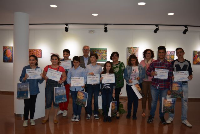 Una veintena de jóvenes participan en el Certamen Literario Escolar con motivo del Día del Libro