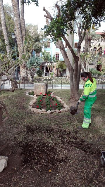 Un abono orgánico protegerá más de 50.000 metros cuadrados de césped del municipio de Águilas