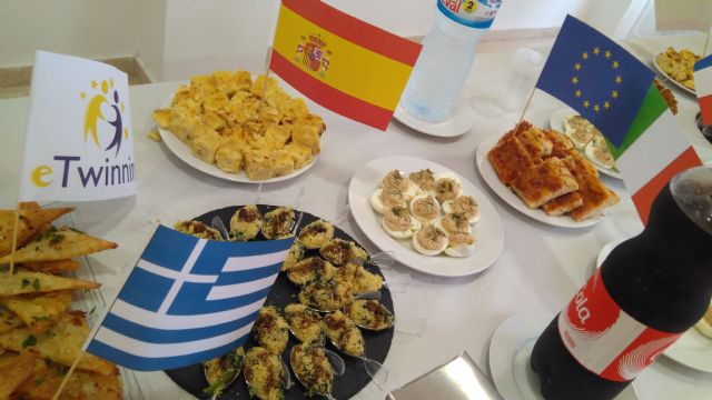 Alumnos y profesores elaboraron platos típicos de los países inmersos en el proyecto eTwinning