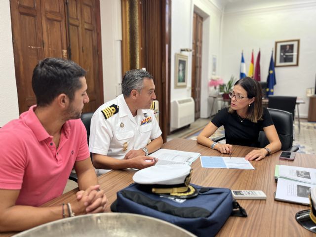 La Armada presenta las actividades que complementarÃ¡n la Jura de Bandera para Personal Civil en Ã�guilas