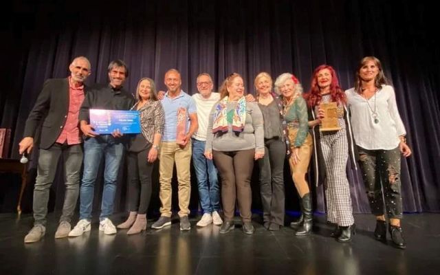 La Escuela TeyDe cosecha premios en el Certamen de Teatro Villa de Bullas con 'Los bajos fondos'