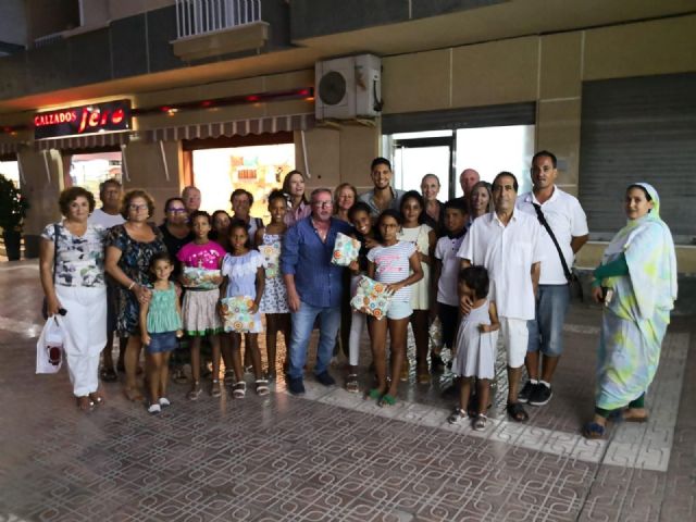 El PSOE de Águilas comparte una jornada de convivencia con los niños saharauis del Programa 'Vacaciones en Paz'