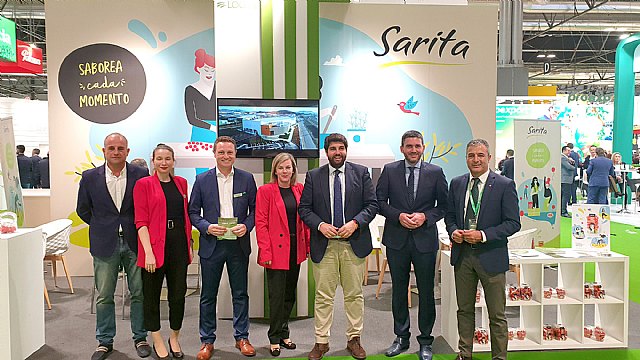 Sarita y los nuevos invernaderos de Looije, estandartes de la compañía en Fruit Attraction 2019