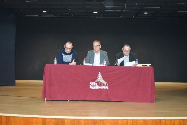 José Antonio Fernández López, presenta en Águilas su libro 'Mostrador e enseñador de los turbados'