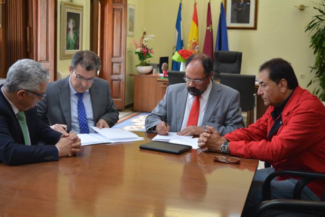 Ayuntamiento y Banco de Sabadell firman un convenio de colaboración para la gestión de tributos locales