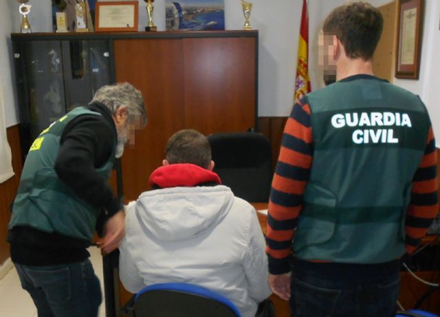 La Guardia Civil detiene a un vecino de Águilas por incitar al odio a través de redes sociales