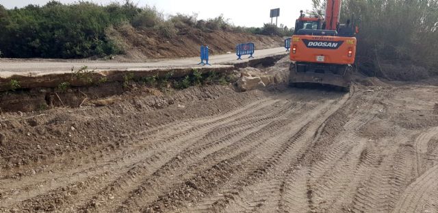 El Ayuntamiento procede al arreglo de los daños producidos por las últimas lluvias en caminos rurales