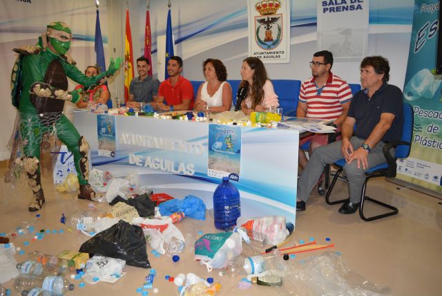 El Ayuntamiento pone en marcha el Proyecto Escalpito encaminado a convertir a los ciudadanos en pescadores de plásticos